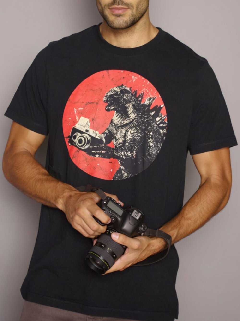 Godzilla Photographer Men's T-Shirt Large Black Graphic Tee